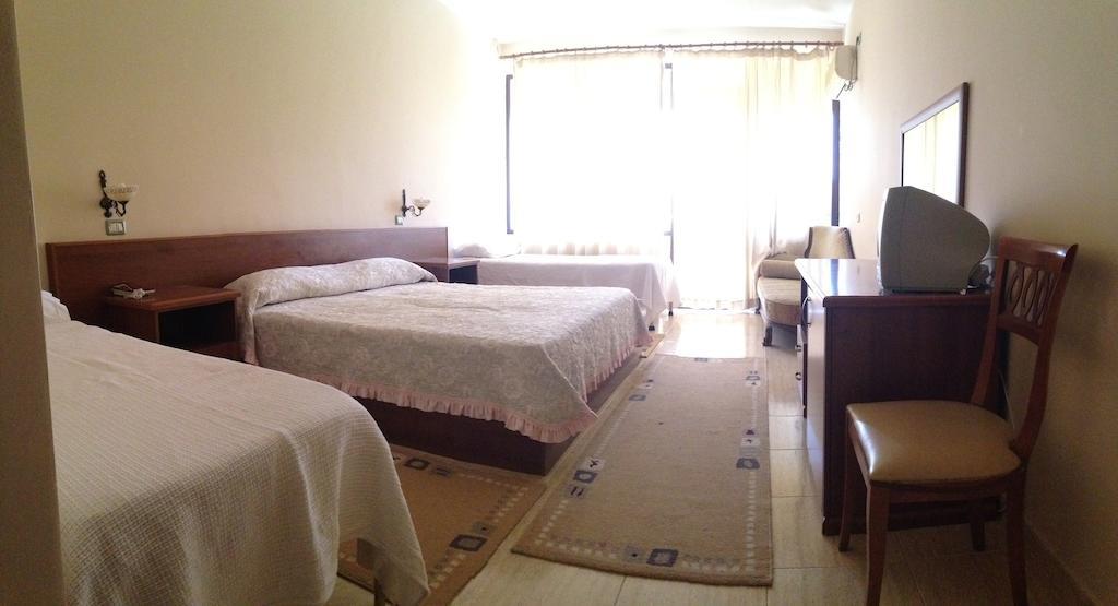 Akropoli Hotel Kryemedhej ภายนอก รูปภาพ
