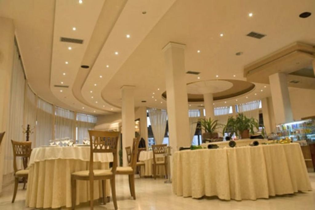 Akropoli Hotel Kryemedhej ภายนอก รูปภาพ